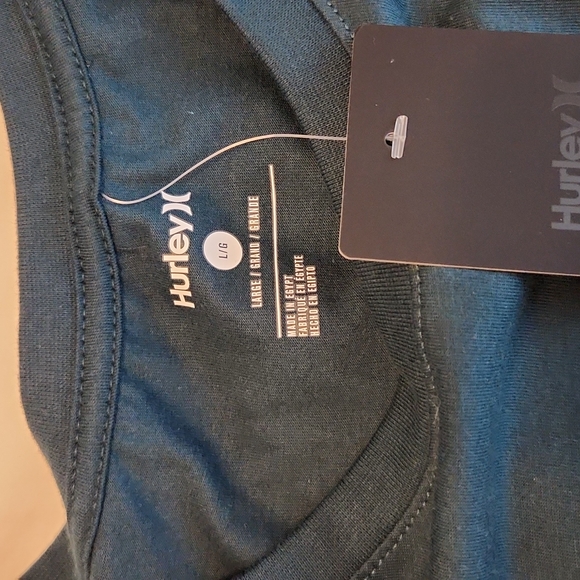 NWT Hurley T Shirt. Size Large - Picture 2 of 4